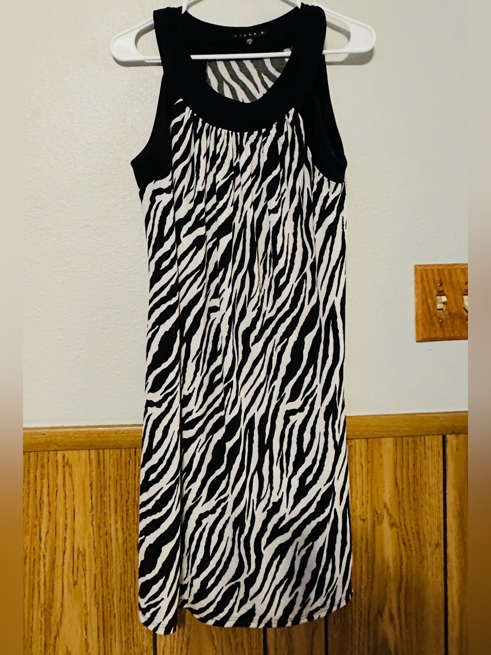Tiana B. Sleeveless Zebra Print Shift Dress - Black & White size MEDIUM women